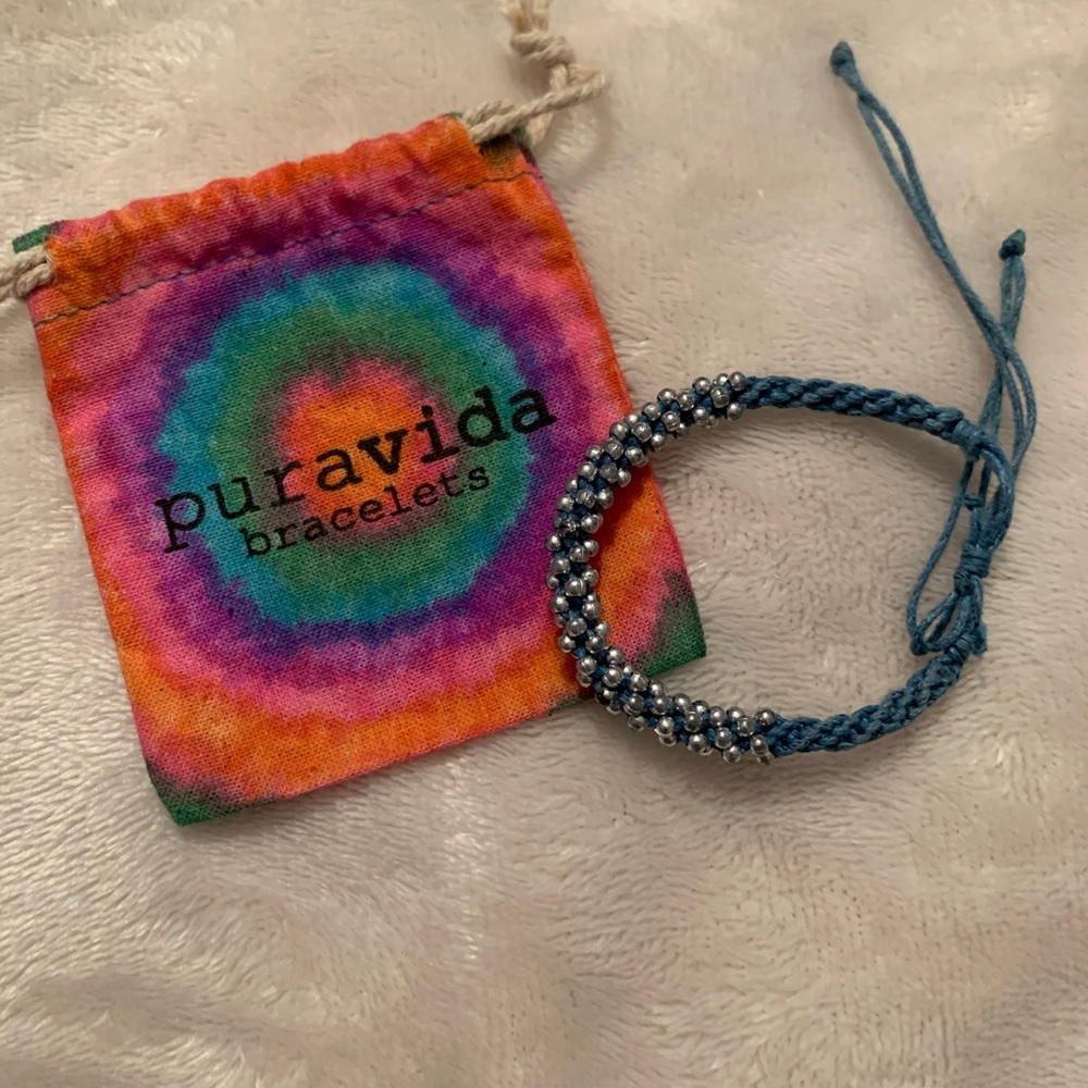 Beaded bracelet & pura vida bag
